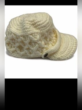 Cabbie Crochet Cream Color Hat 100% Acrylic Size O/S EUC Worn 2x